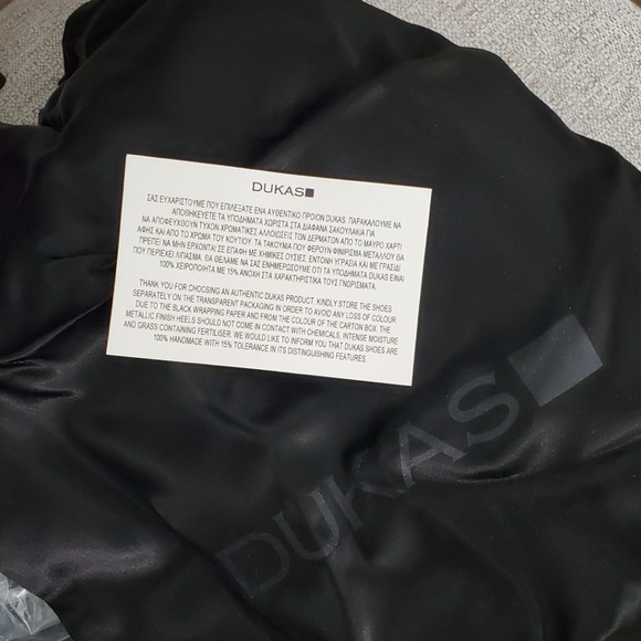 Authentic Dukas Pumps - Picture 5 of 5